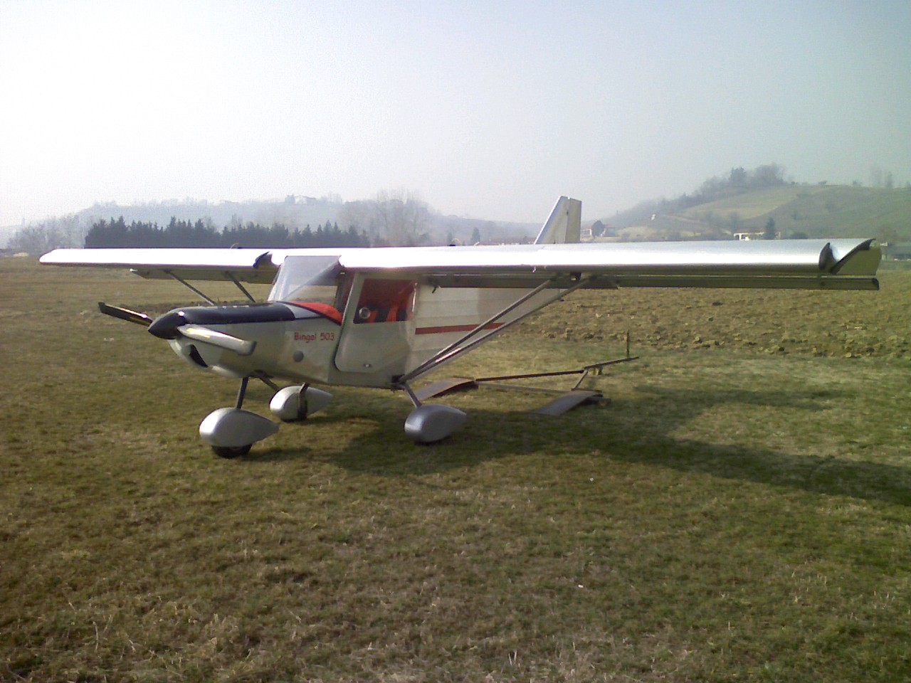 Imagine atasata: 1.avion_fata_si_stanga.jpg
