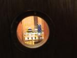 Imagine atasata: 24_portholepeek.jpg
